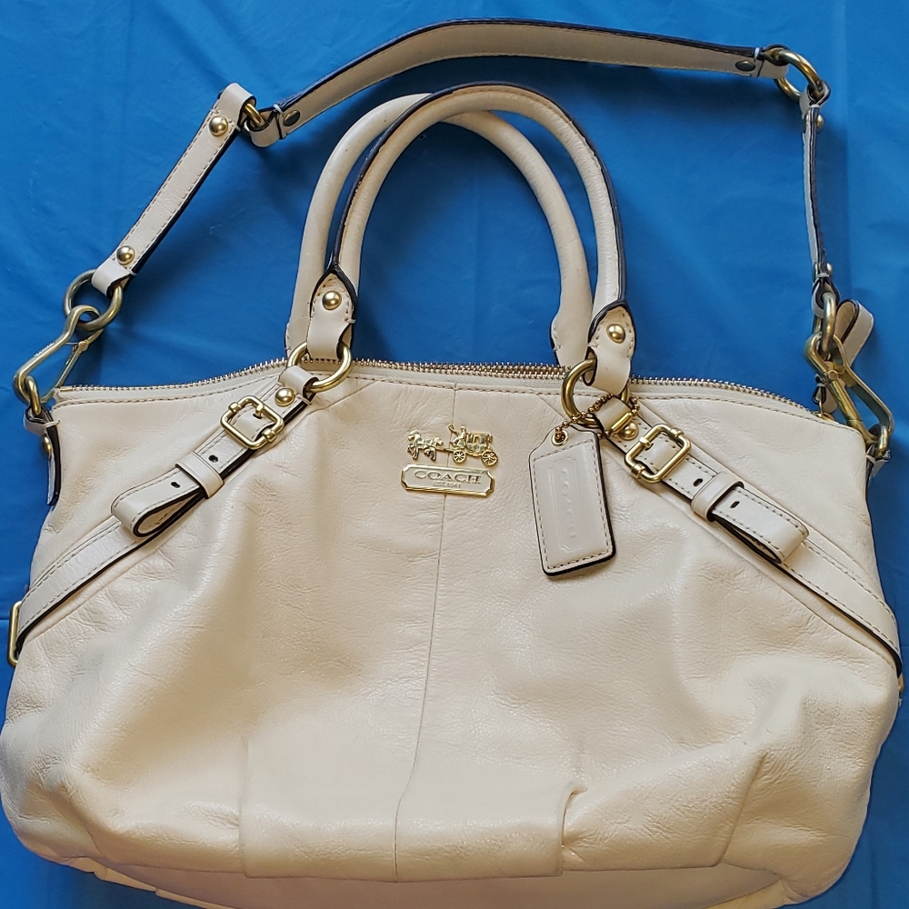 Used Coach purses - Picture 2 of 7